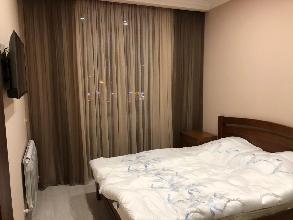 Квартира Около Станции Метро С Балконами Yerevan Exterior foto