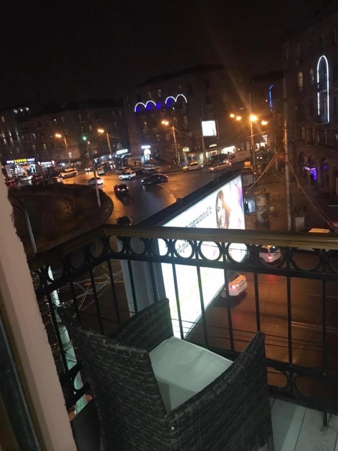 Квартира Около Станции Метро С Балконами Yerevan Exterior foto