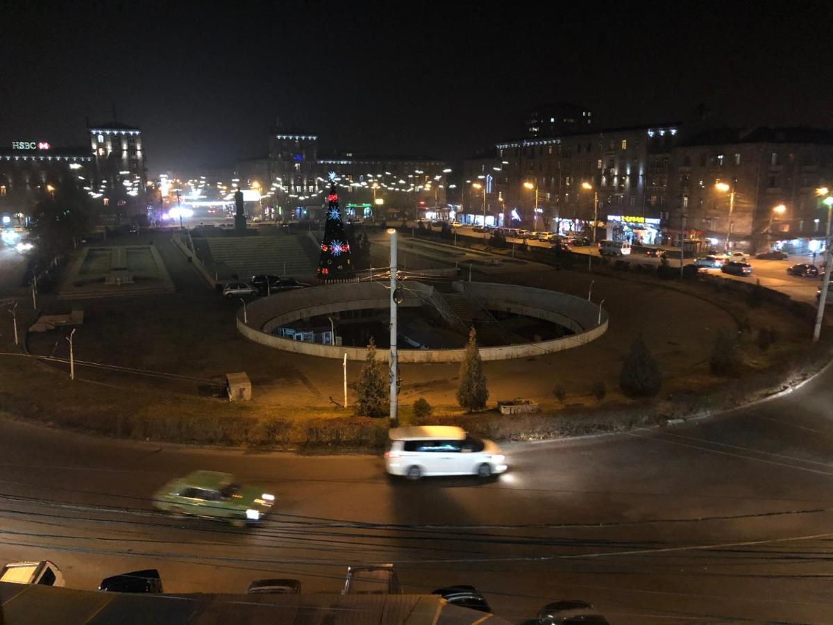 Квартира Около Станции Метро С Балконами Yerevan Exterior foto
