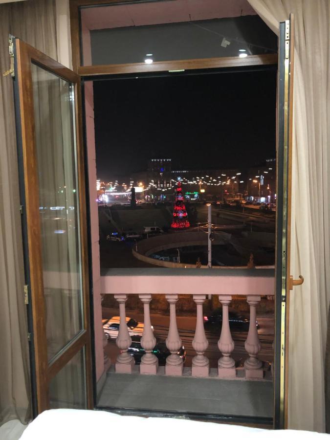 Квартира Около Станции Метро С Балконами Yerevan Exterior foto